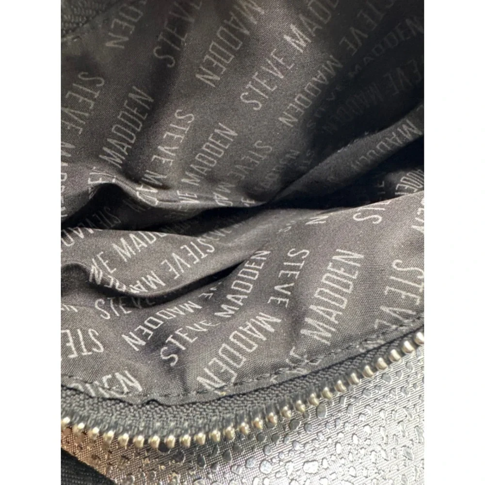 Steve Madden Black‎ Pebbled Faux Leather Wristlet Pouch Clutch Bag